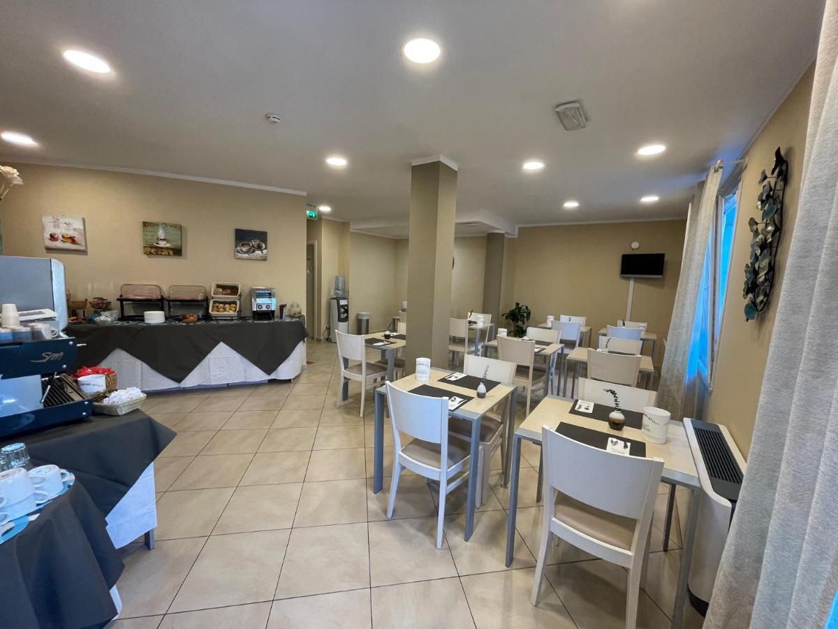 Hotel-Residence-B&B Le Dune Beach Service Included Lido Adriano Exterior foto