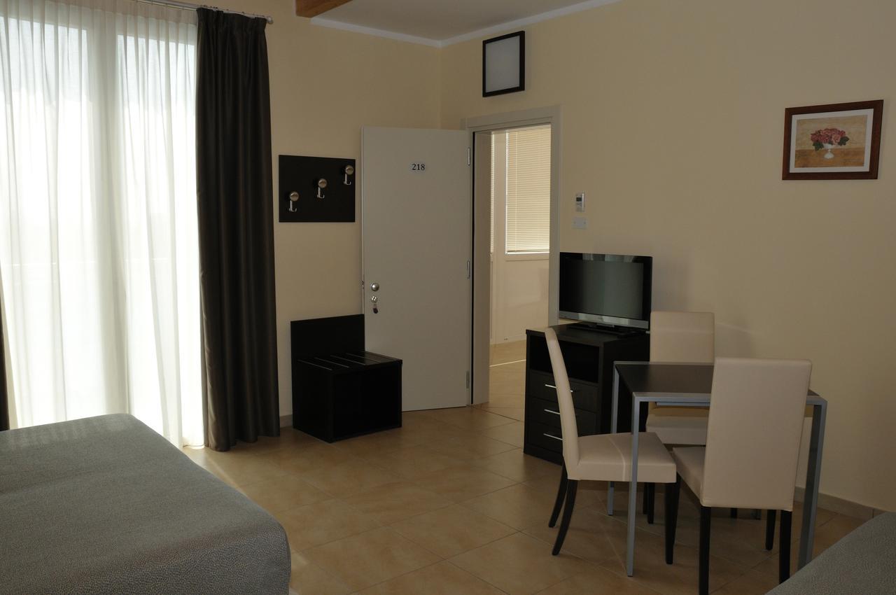 Hotel-Residence-B&B Le Dune Beach Service Included Lido Adriano Exterior foto